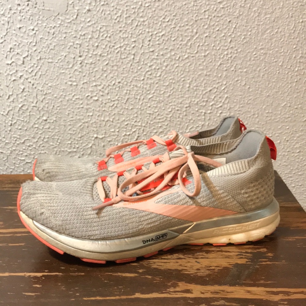 Brooks Ricochet